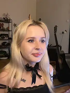 viviennedoll online show from July 8, 9:39 pm