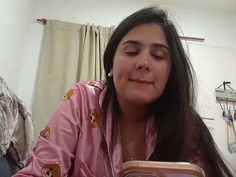 Nellaluxe online show from July 6, 5:35 am