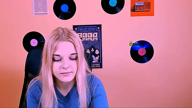 nicole bright online show from July 9, 9:22 am