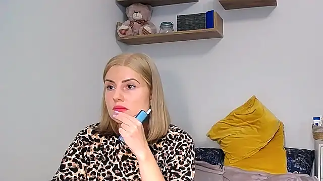 alisenties online show from September 19, 3:00 pm