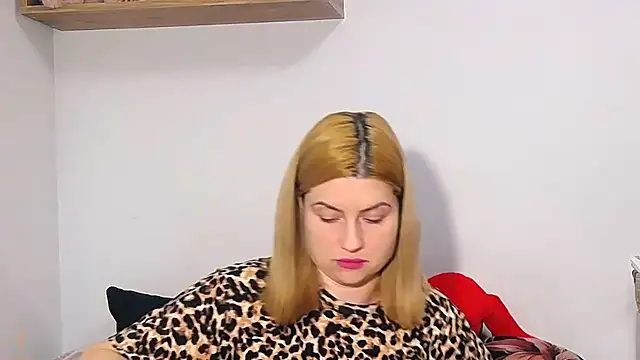 alisenties online show from February 22, 3:35 pm