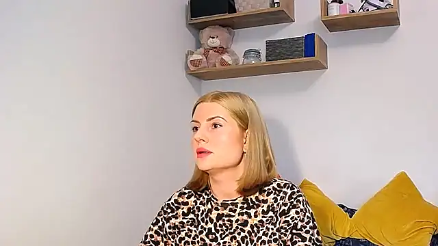 alisenties online show from September 21, 2:27 pm