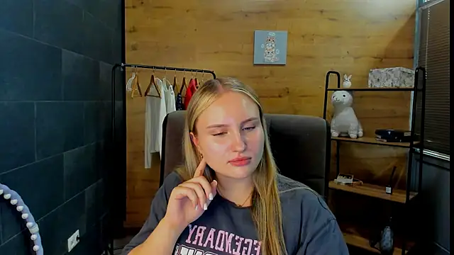 AnaaHunter online show from July 22, 3:46 pm