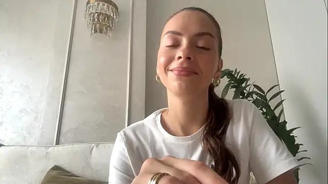 JeaniceBotha online show from August 7, 2:13 pm