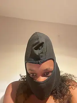 flirtyella online show from August 4, 10:38 pm