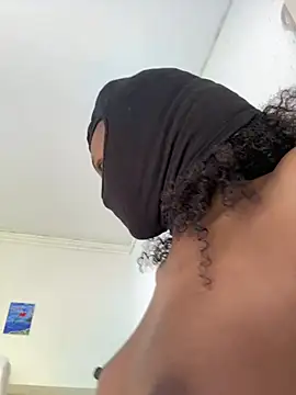 flirtyella online show from August 7, 2:35 pm