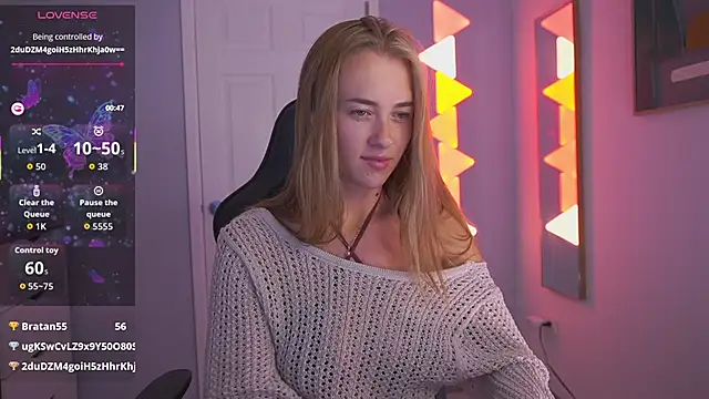 DanikaDillan online show from November 4, 1:43 am