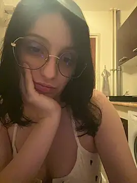Alicexxvip online show from August 3, 9:20 pm