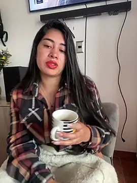 ivy-rios05 online show from August 3, 4:12 pm