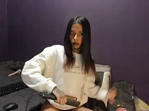 Indianteezer21 online show from August 7, 1:29 pm