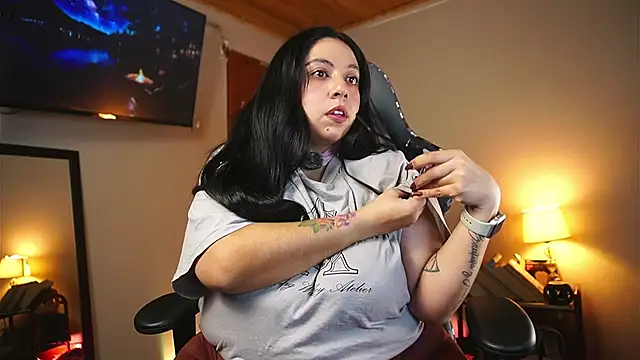 coraline latin online show from April 17, 12:02 am