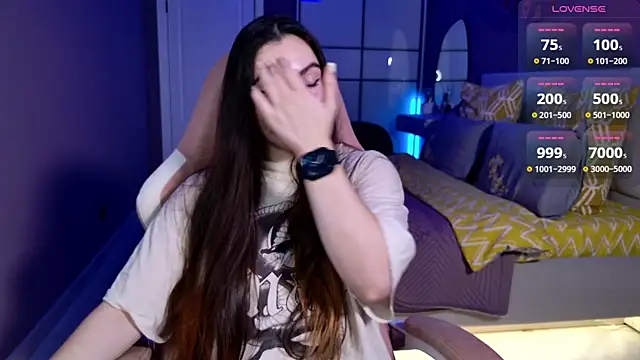 Foxohlove online show from October 18, 6:31 pm