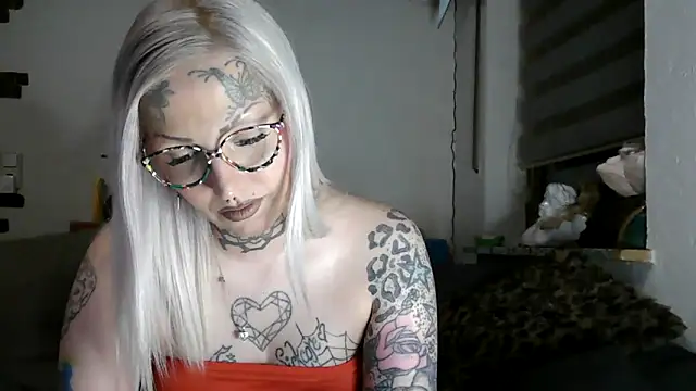 RoxxyInk online show from April 14, 10:43 pm