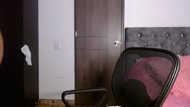 ZAHI WILLX online show from January 5, 10:35 pm