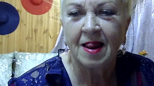 Emma52610 online show from October 2, 5:56 am