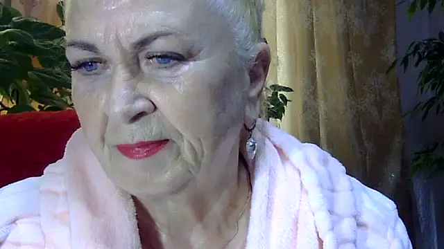 Emma52610 online show from November 1, 7:34 am