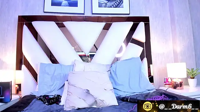 Lia Simons online show from November 2, 4:16 am