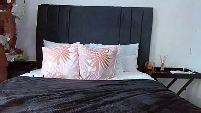 SoftRosee online show from April 9, 12:10 pm