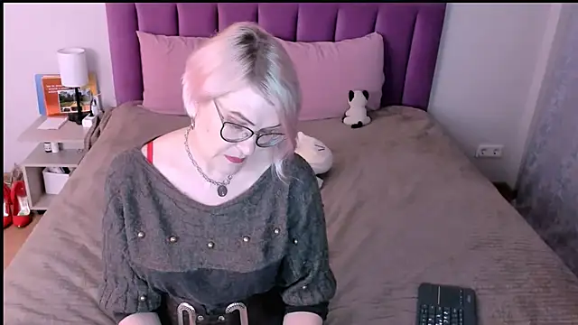 sabrinamacmarren online show from November 25, 3:14 pm