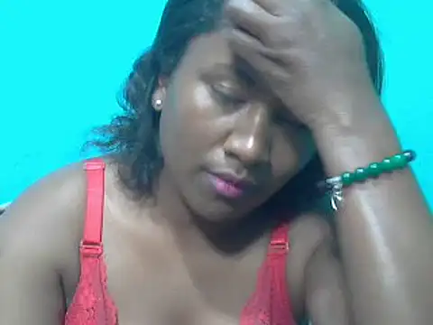 cutybigass online show from October 1, 5:40 pm