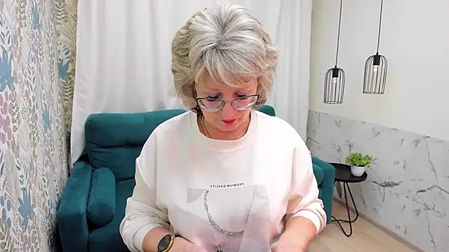 EvelynJoyful online show from March 19, 5:12 am