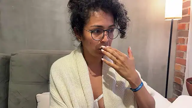 Snapshot of illaroom chatting on October 22, 10:48 pm illaroom online show from October 22, 10:48 pm