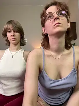 Jitoon Exe online show from April 4, 8:51 pm