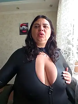 littleRikka online show from November 3, 8:29 am