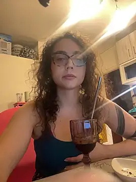 ladyturtle online show from June 18, 8:03 pm