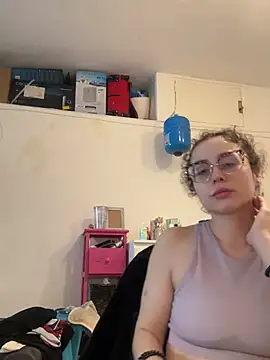 ladyturtle online show from April 22, 10:56 am