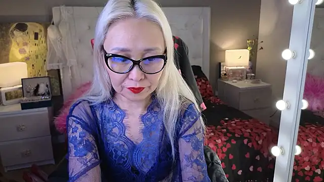 RoxalanaStar online show from January 31, 11:25 pm