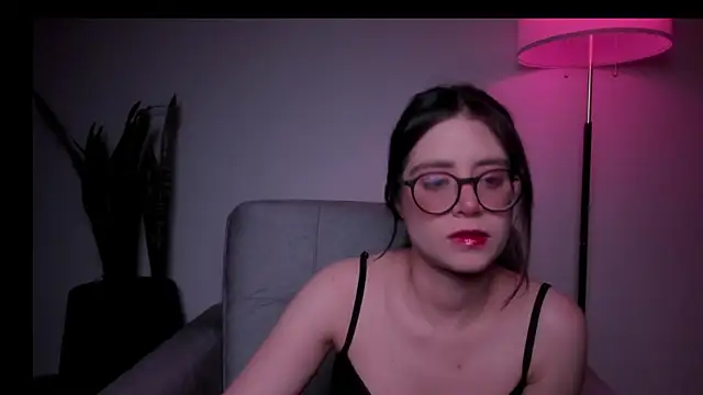 HazelKush online show from April 21, 12:25 am