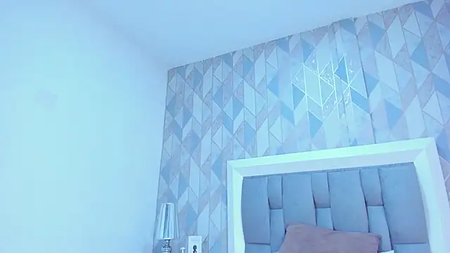 Princsgirl  online show from November 3, 7:07 pm