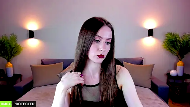 TheWoman   online show from April 9, 7:08 pm