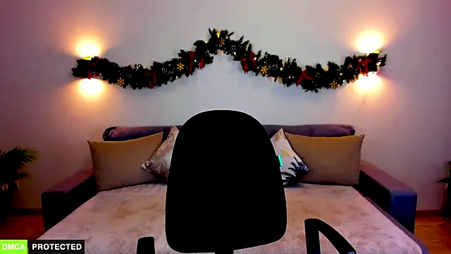 TheWoman   online show from December 22, 6:55 pm