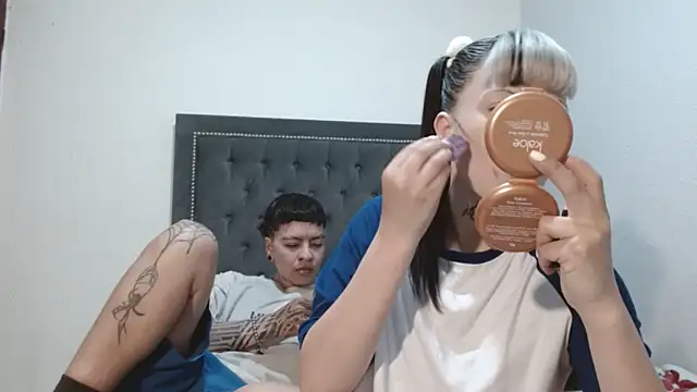 dulce maria x online show from April 18, 11:02 am