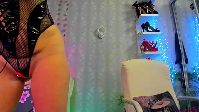 FlowerofLove online show from April 15, 4:35 am