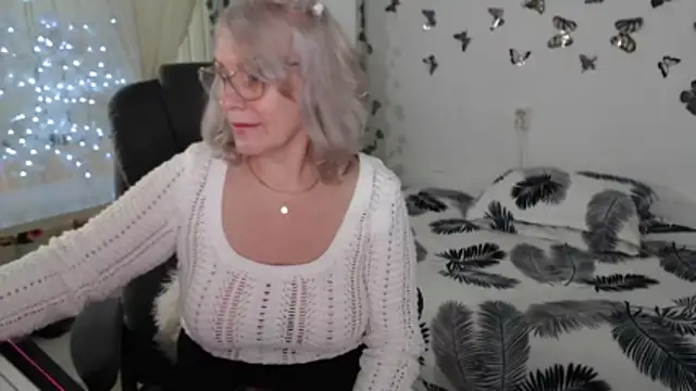 Ghertrude52 online show from March 19, 9:13 am