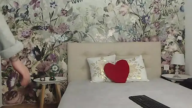 RoseDiamond06 online show from January 15, 6:41 am