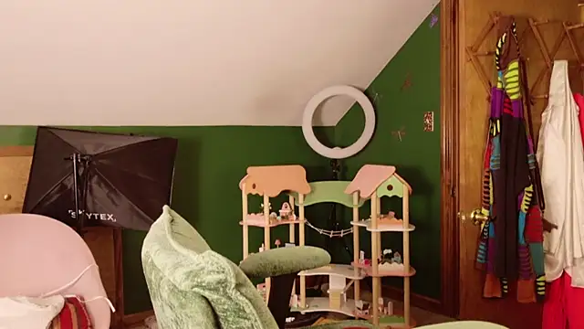 naturestwisted online show from October 21, 3:05 pm