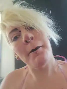 PinkTheHawk online show from November 4, 2:16 am