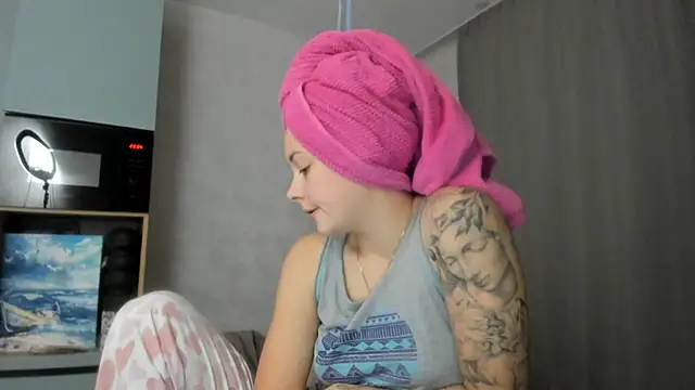 why again me online show from October 22, 8:03 pm