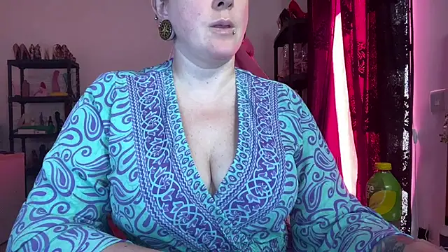 kisicaxx online show from July 8, 7:32 am
