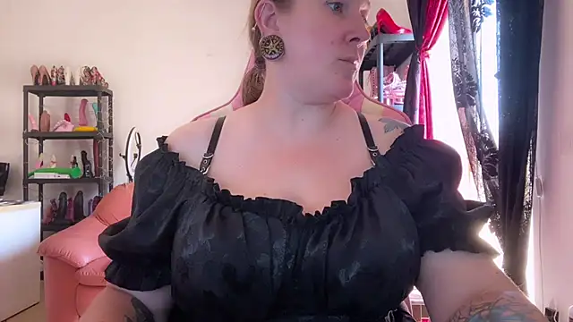kisicaxx online show from June 25, 9:35 am