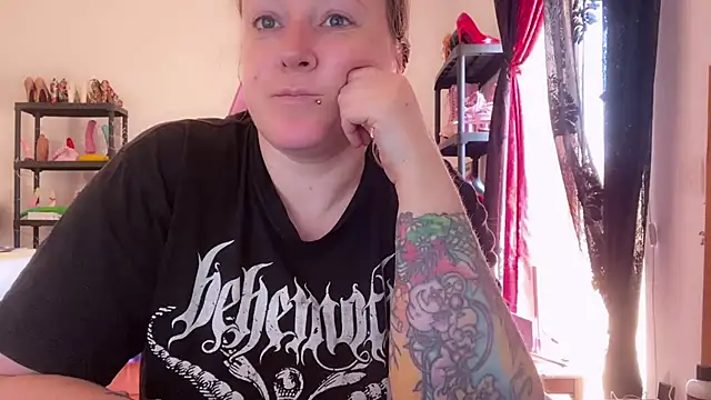 kisicaxx online show from June 26, 9:43 am