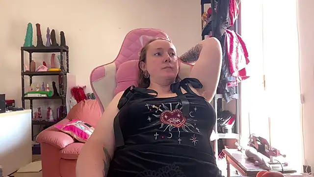 kisicaxx online show from August 1, 10:06 am
