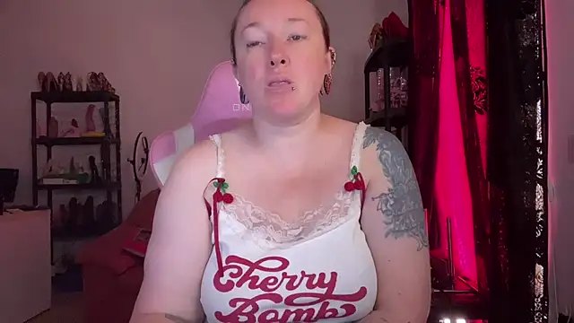kisicaxx online show from July 15, 10:31 am