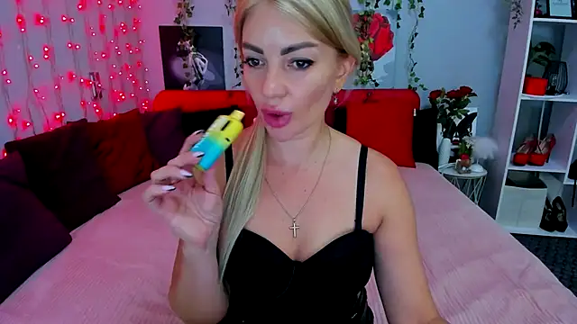 LunaBellucci online show from September 20, 6:55 am