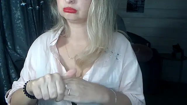 RubiLakros online show from September 30, 7:19 pm