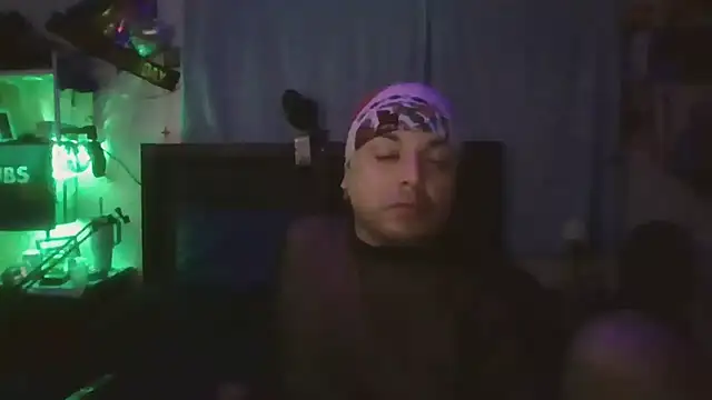 Gabbana143 online show from December 1, 4:16 am